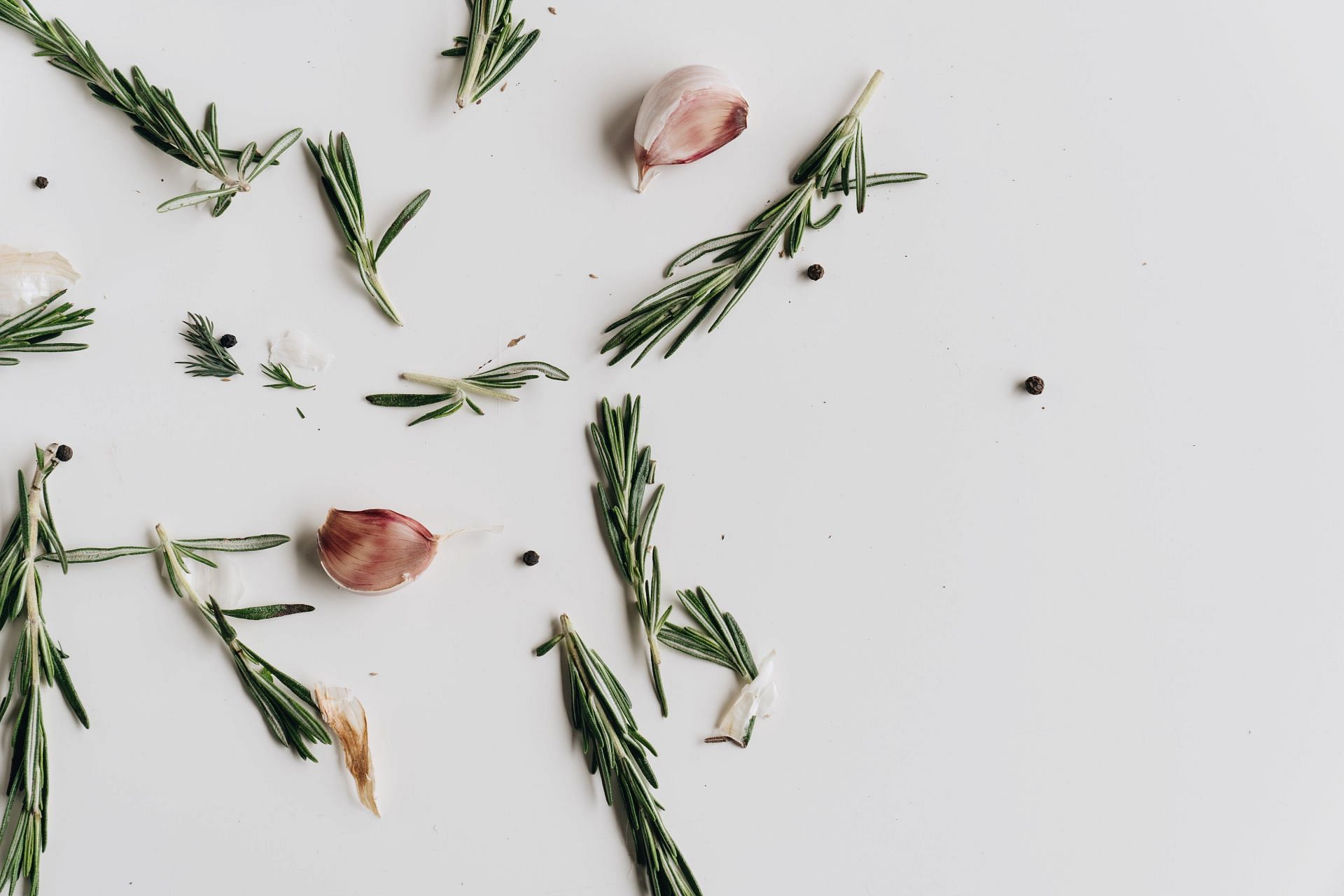 Importance of health benefits of thyme (image sourced via Pexels / Photo by alleksana)